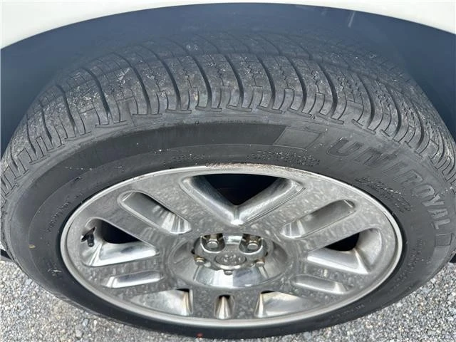 2011 Dodge Nitro - Image 16 of 21