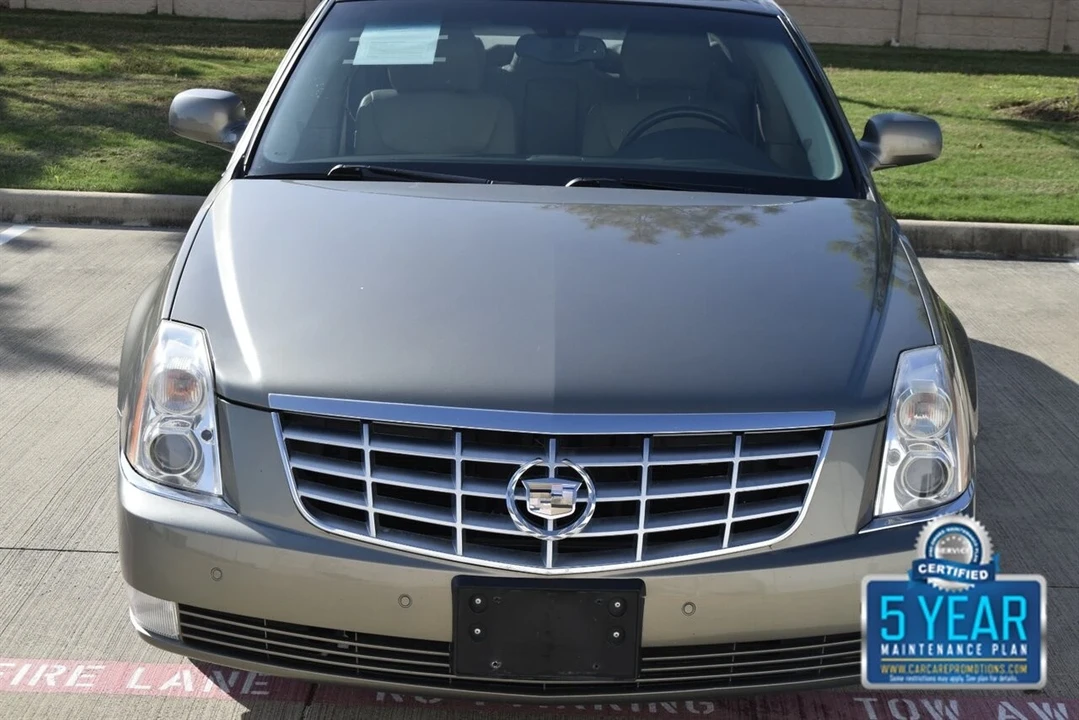 2011 Cadillac DTS - Image 2 of 4