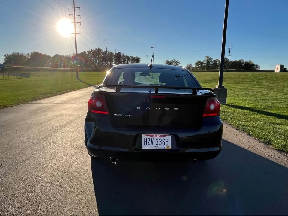 2011 Dodge Avenger Sedan - Image 4 of 10