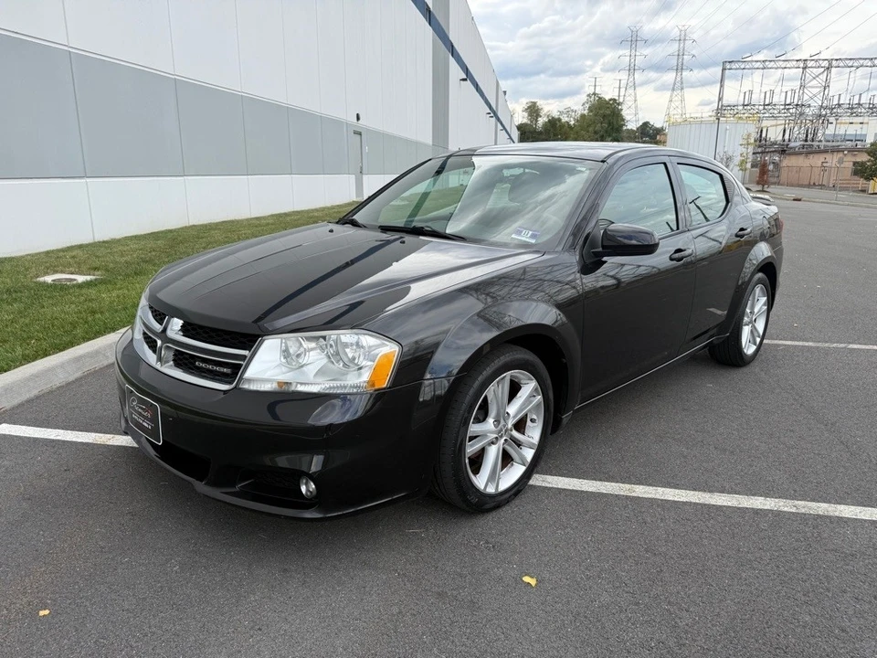 2011 Dodge Avenger Sedan - Image 9 of 12