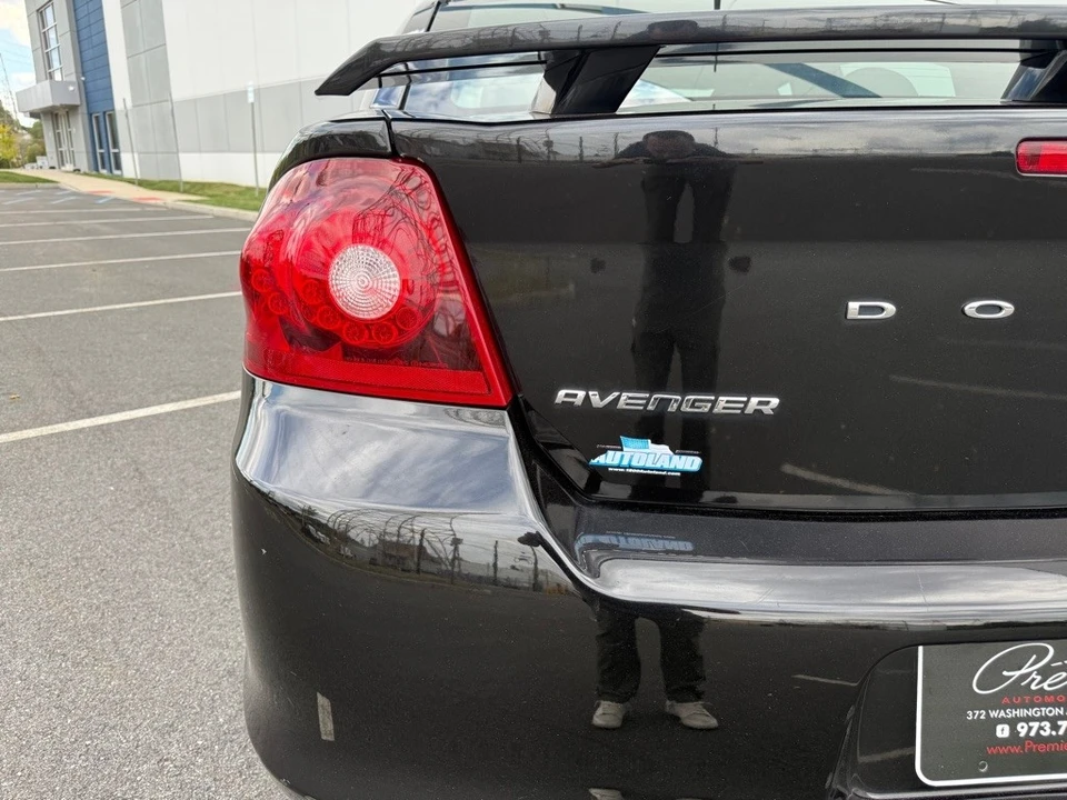2011 Dodge Avenger Sedan - Image 12 of 12
