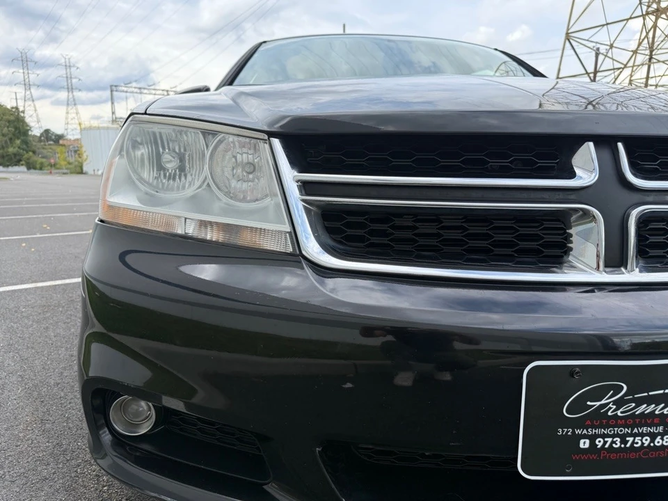 2011 Dodge Avenger Sedan - Image 10 of 12