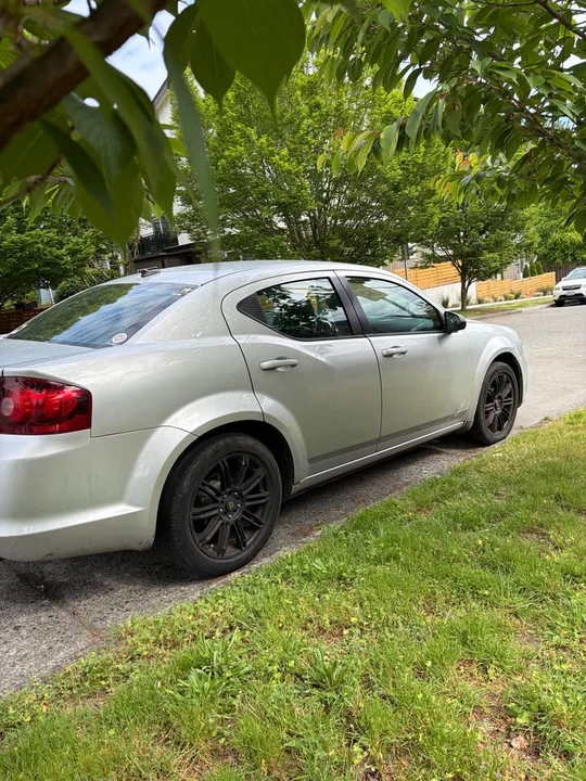 2011 Dodge Avenger Sedan - Image 3 of 5