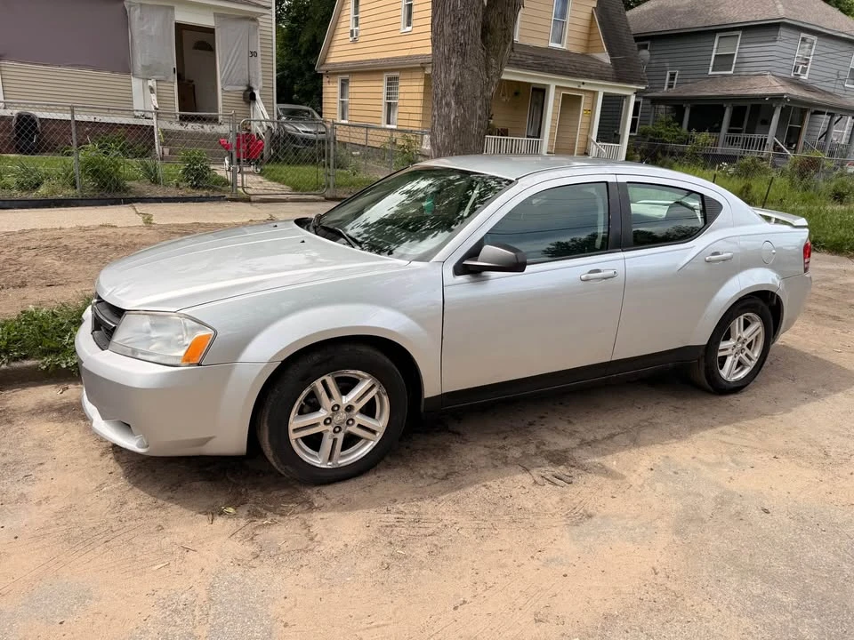 2011 Dodge Avenger Sedan - Image 2 of 11