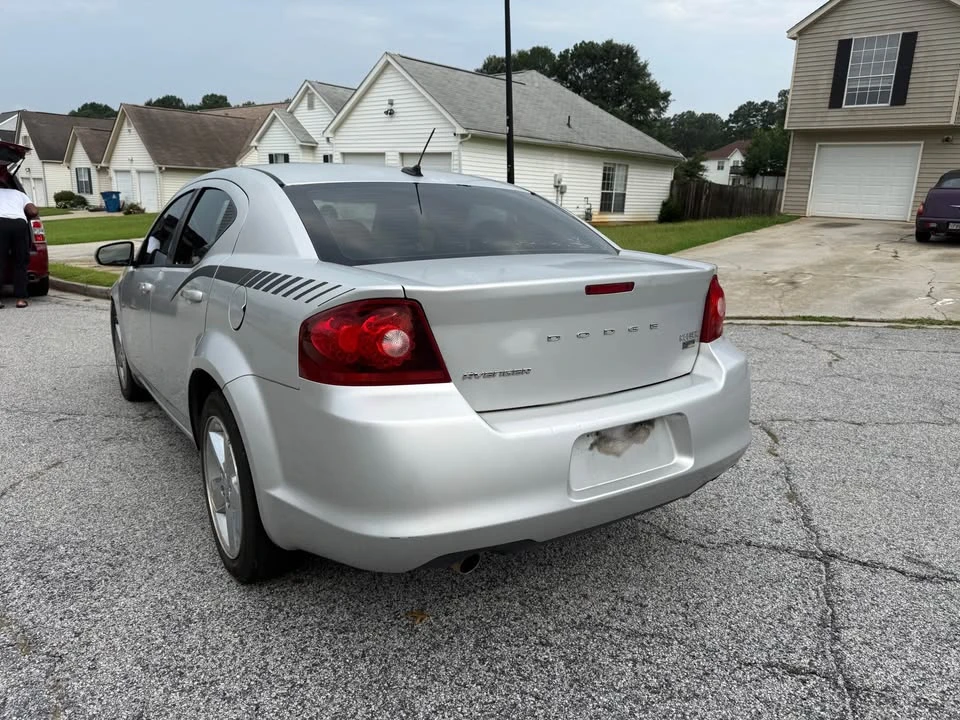 2011 Dodge Avenger Sedan - Image 3 of 7