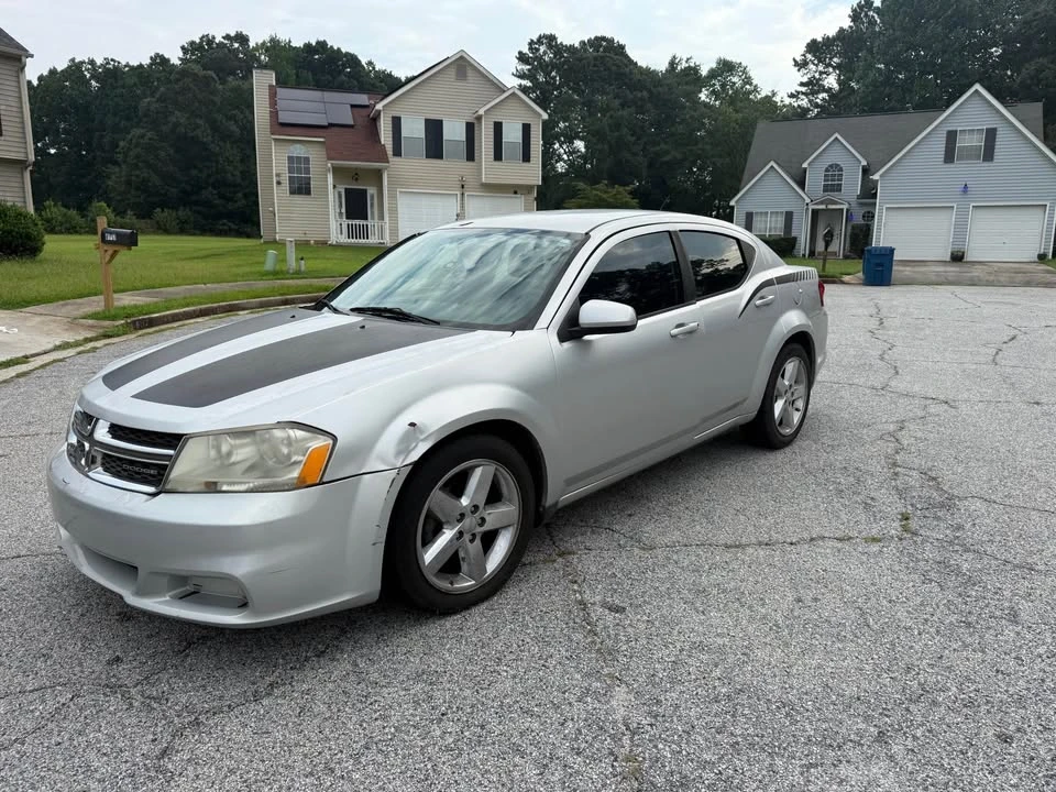 2011 Dodge Avenger Sedan - Image 4 of 7