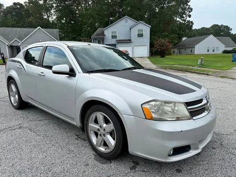 2011 Dodge Avenger SE Sedan 4D