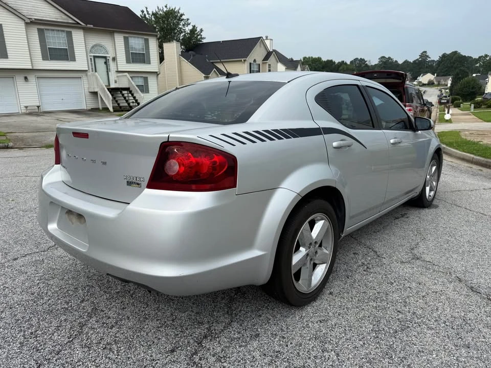 2011 Dodge Avenger Sedan - Image 2 of 7