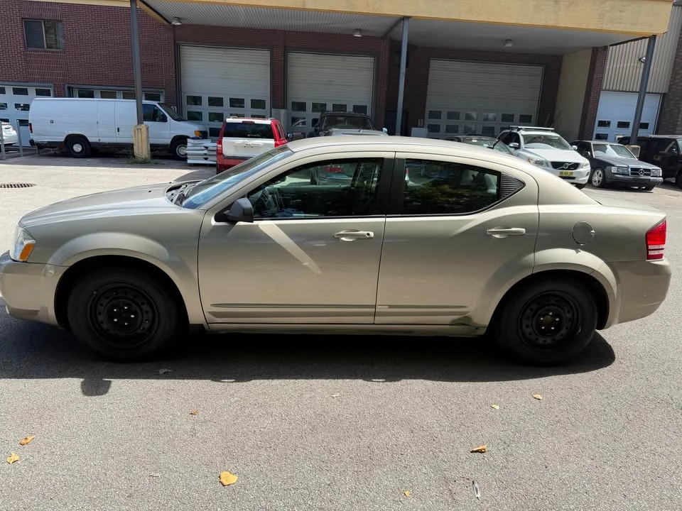 2011 Dodge Avenger Sedan - Image 17 of 18