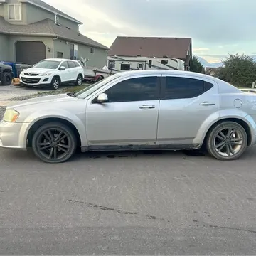 2011 Dodge Avenger SXT Sedan 4D