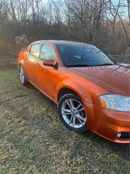 2011 Dodge Avenger Sedan - Image 2 of 8