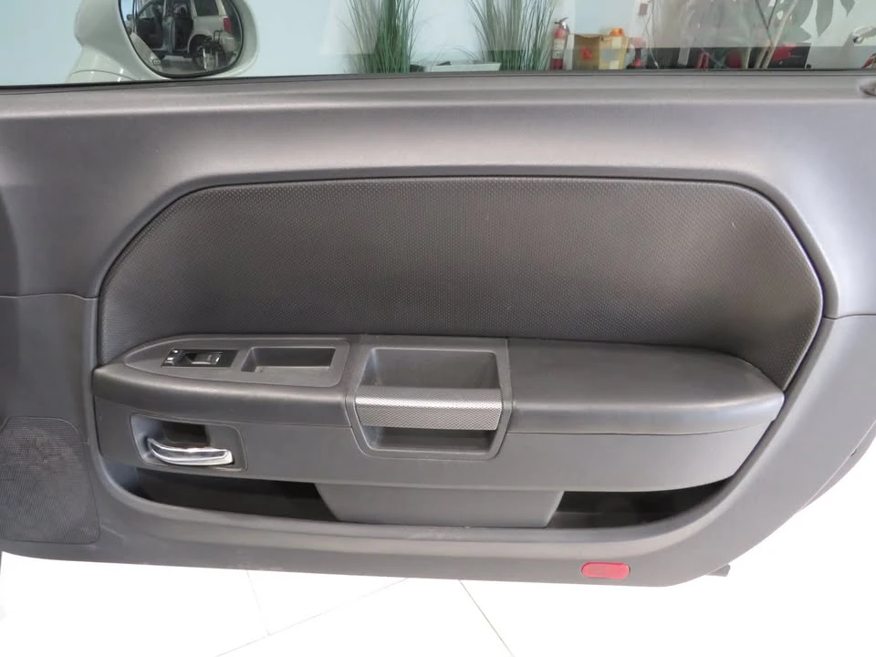 2011 Dodge Challenger 3rd Gen - Image 17 of 18