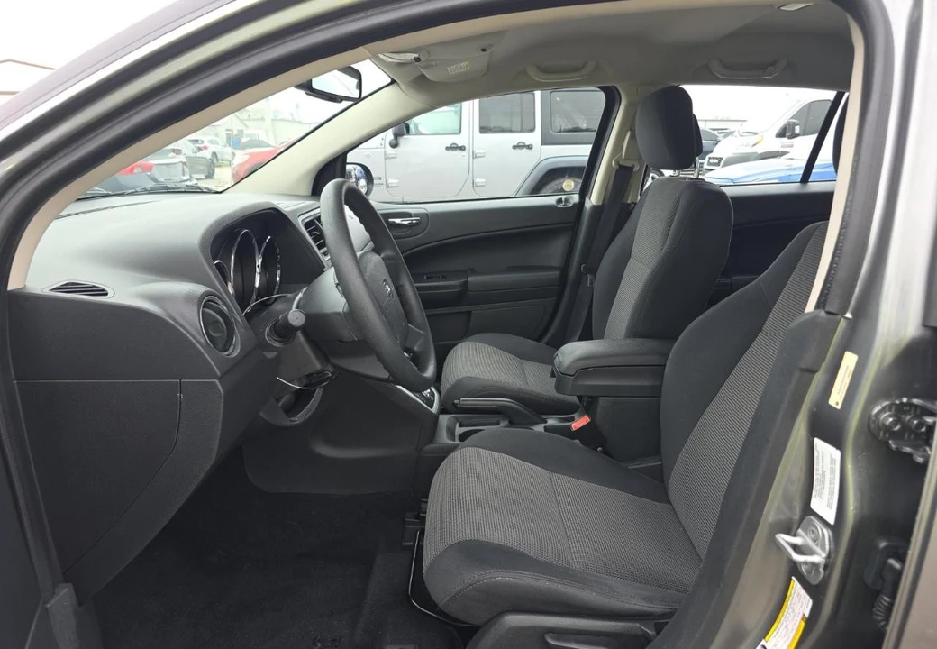 2011 Dodge Caliber - Image 10 of 17