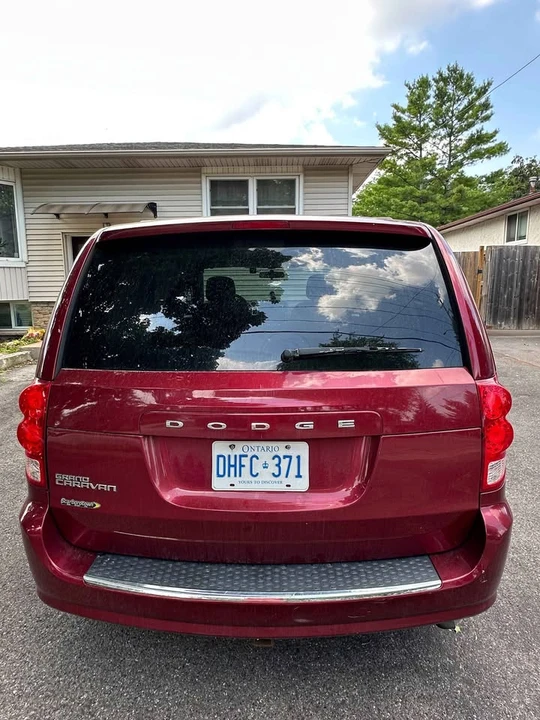 2011 Dodge Caravan - Image 7 of 8