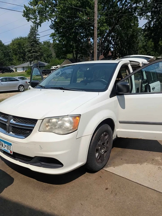 2011 Dodge Caravan - Image 7 of 7