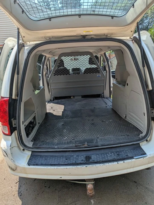 2011 Dodge Caravan - Image 2 of 7