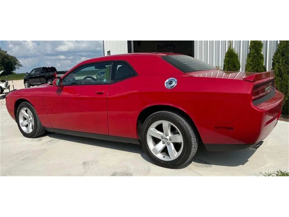 2011 Dodge Challenger 3rd Gen - Image 8 of 31