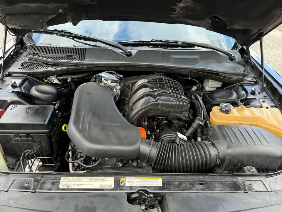 2011 Dodge Challenger 3rd Gen - Image 9 of 15