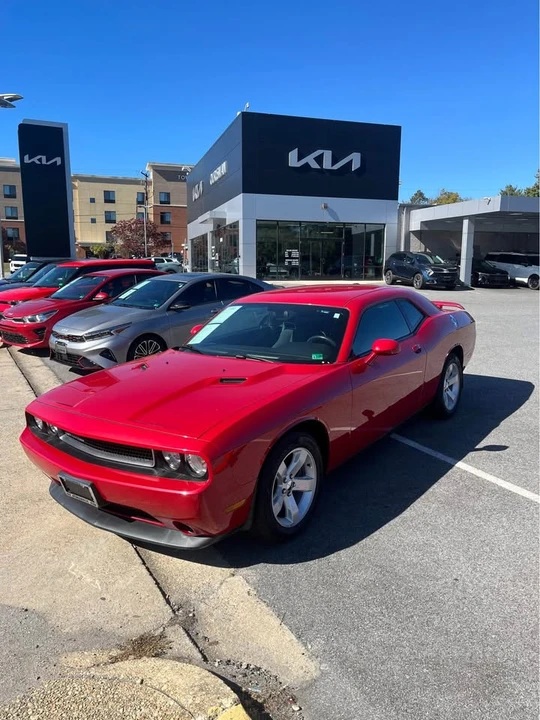 2011 Dodge Challenger 3rd Gen - Image 2 of 7