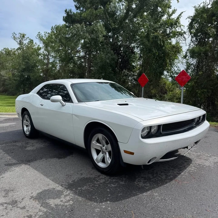 2011 Dodge Challenger 3rd Gen - Image 5 of 16