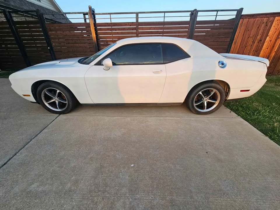 2011 Dodge Challenger 3rd Gen - Image 2 of 6
