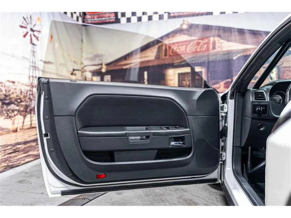 2011 Dodge Challenger 3rd Gen - Image 25 of 31