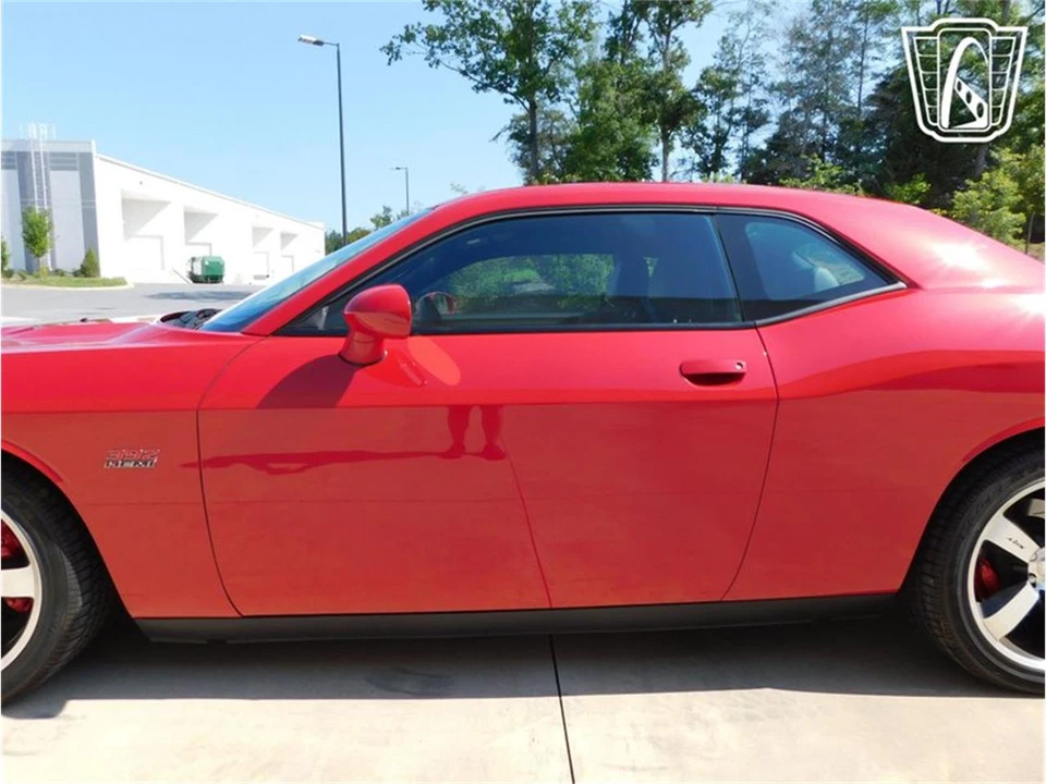 2011 Dodge Challenger 3rd Gen - Image 13 of 31