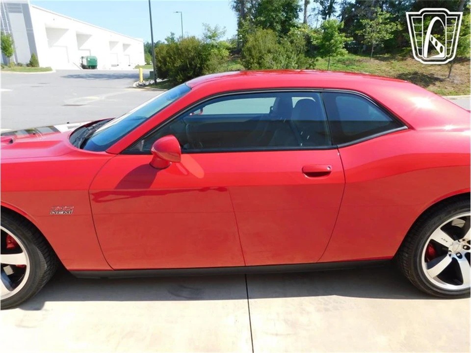 2011 Dodge Challenger 3rd Gen - Image 14 of 31