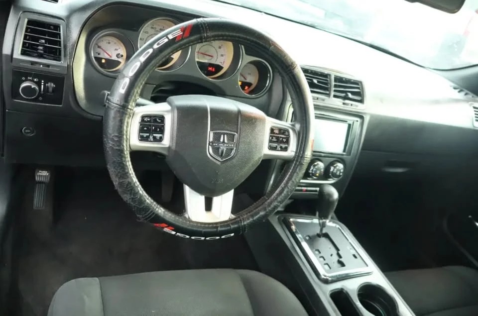 2011 Dodge Challenger 3rd Gen - Image 10 of 20