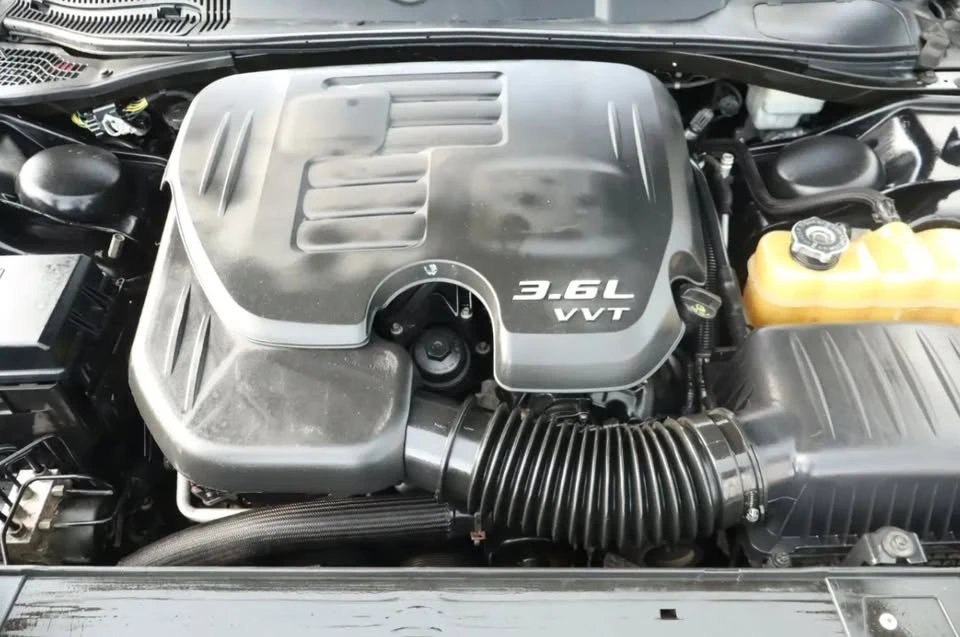 2011 Dodge Challenger 3rd Gen - Image 16 of 20