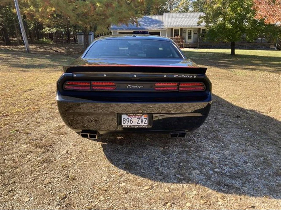 2011 Dodge Challenger 3rd Gen - Image 10 of 23