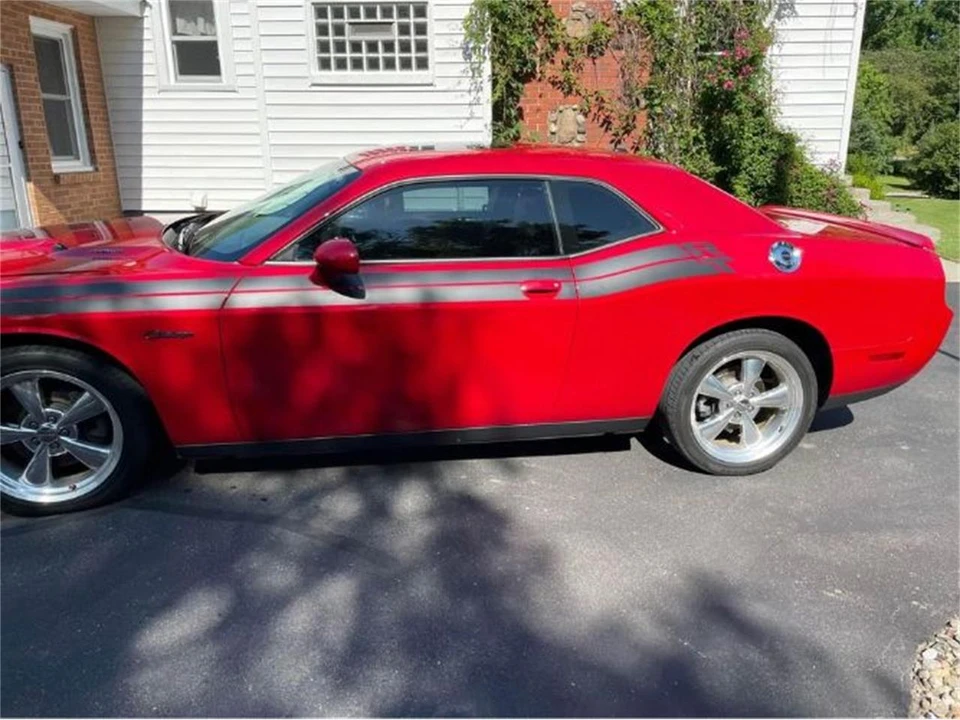 2011 Dodge Challenger 3rd Gen - Image 5 of 10