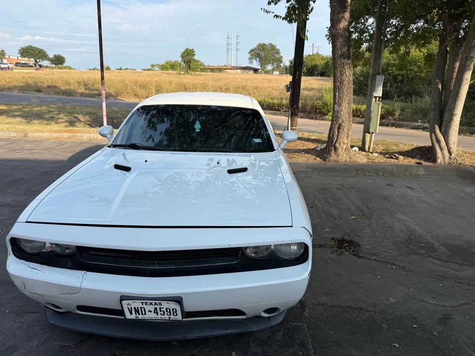 2011 Dodge Challenger 3rd Gen - Image 2 of 6