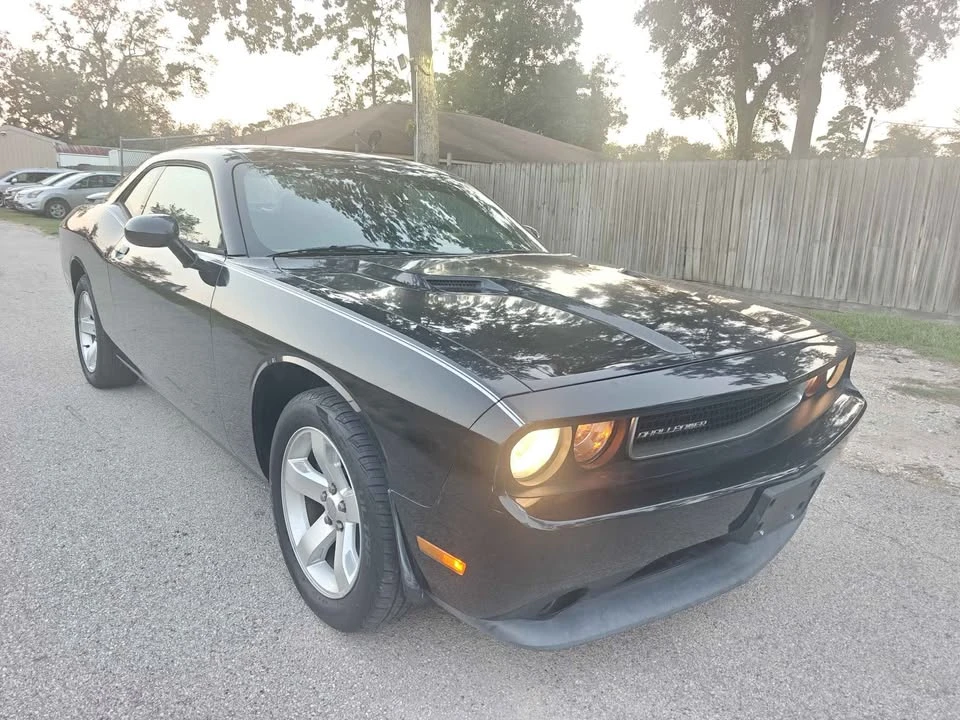 2011 Dodge Challenger 3rd Gen - Image 4 of 12