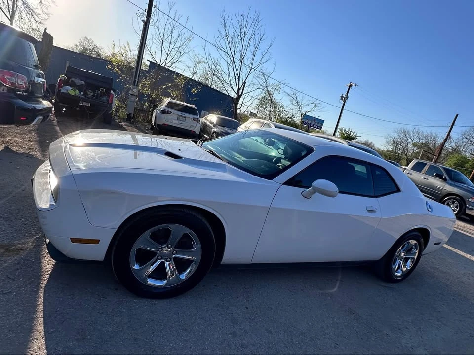 2011 Dodge Challenger 3rd Gen - Image 3 of 11