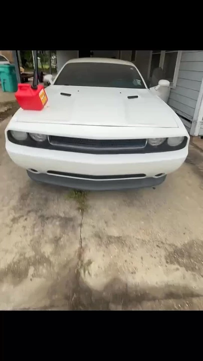 2011 Dodge Challenger 3rd Gen - Image 4 of 4