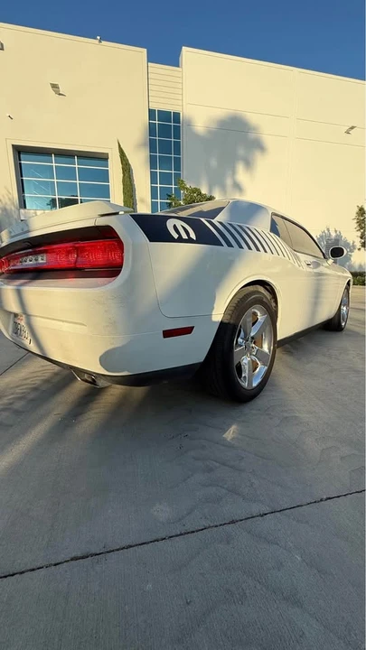 2011 Dodge Challenger 3rd Gen - Image 15 of 16