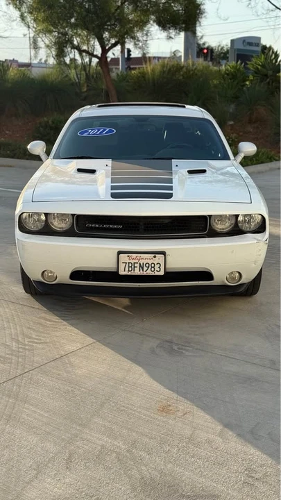 2011 Dodge Challenger 3rd Gen - Image 9 of 16