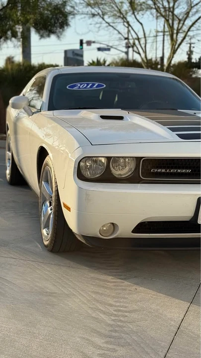 2011 Dodge Challenger 3rd Gen - Image 6 of 16