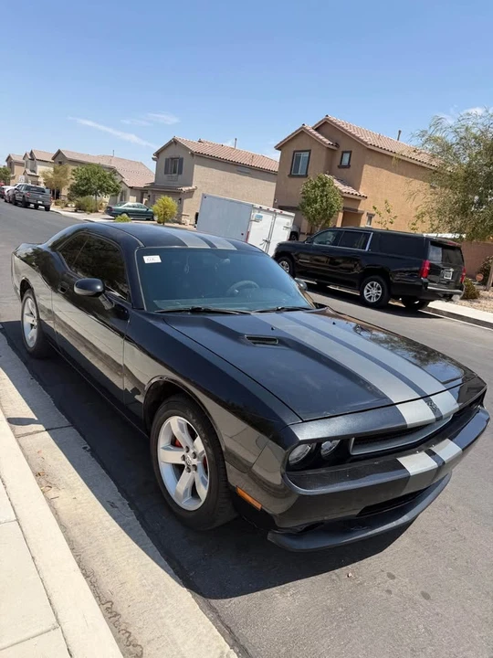 2011 Dodge Challenger 3rd Gen - Image 2 of 20