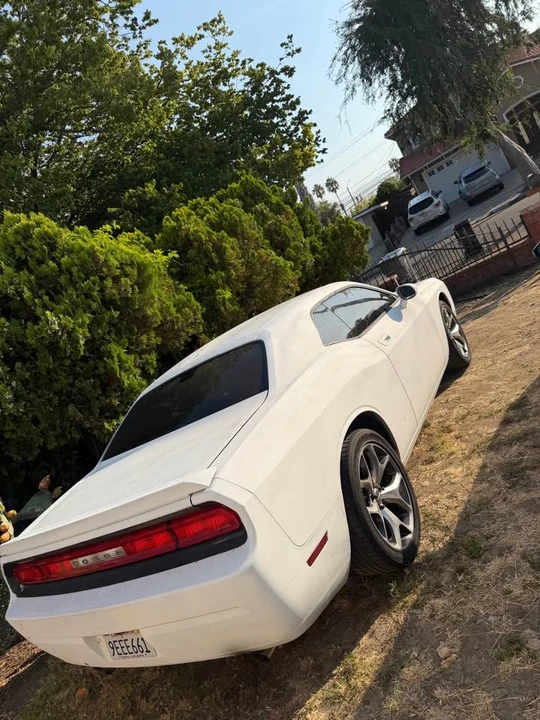 2011 Dodge Challenger 3rd Gen - Image 2 of 5