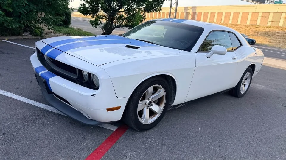 2011 Dodge Challenger 3rd Gen - Image 4 of 20