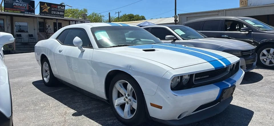 2011 Dodge Challenger 3rd Gen - Image 3 of 11