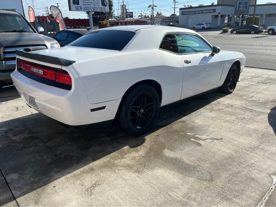 2011 Dodge Challenger 3rd Gen - Image 4 of 5