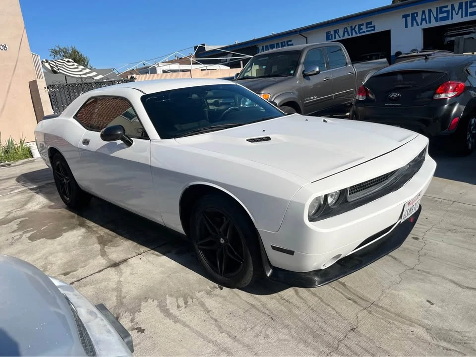 2011 Dodge Challenger 3rd Gen - Image 2 of 5