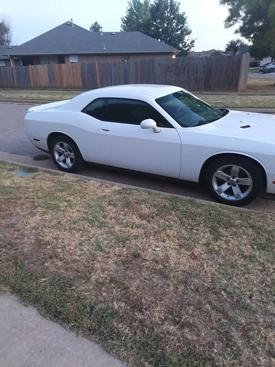 2011 Dodge Challenger 3rd Gen - Image 2 of 5