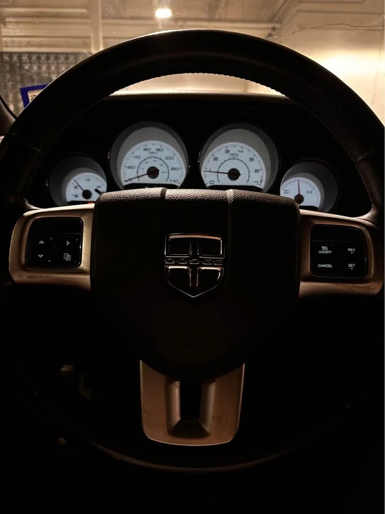 2011 Dodge Challenger 3rd Gen - Image 5 of 7