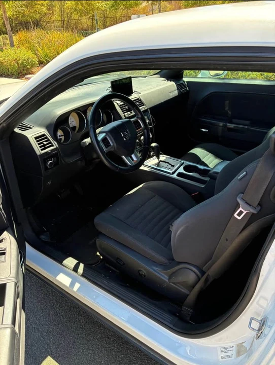 2011 Dodge Challenger 3rd Gen - Image 5 of 6