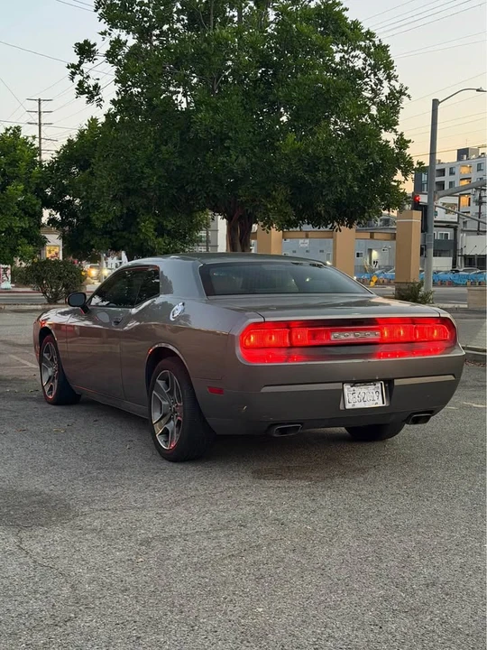 2011 Dodge Challenger 3rd Gen - Image 5 of 17