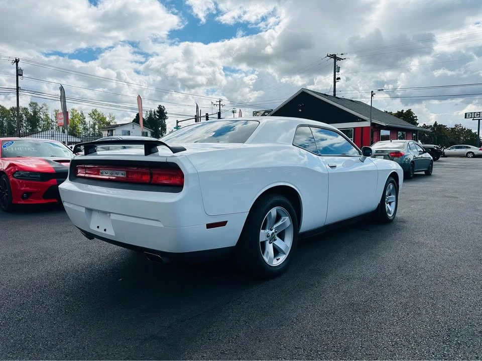 2011 Dodge Challenger 3rd Gen - Image 3 of 4